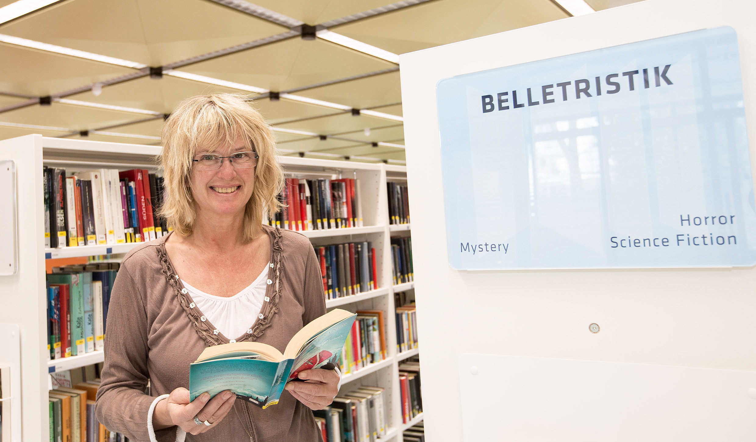 Monika Altena, Leiterin der neugestalteten Stadtbibliothek Sterkrade. Foto: Heike Cervellera