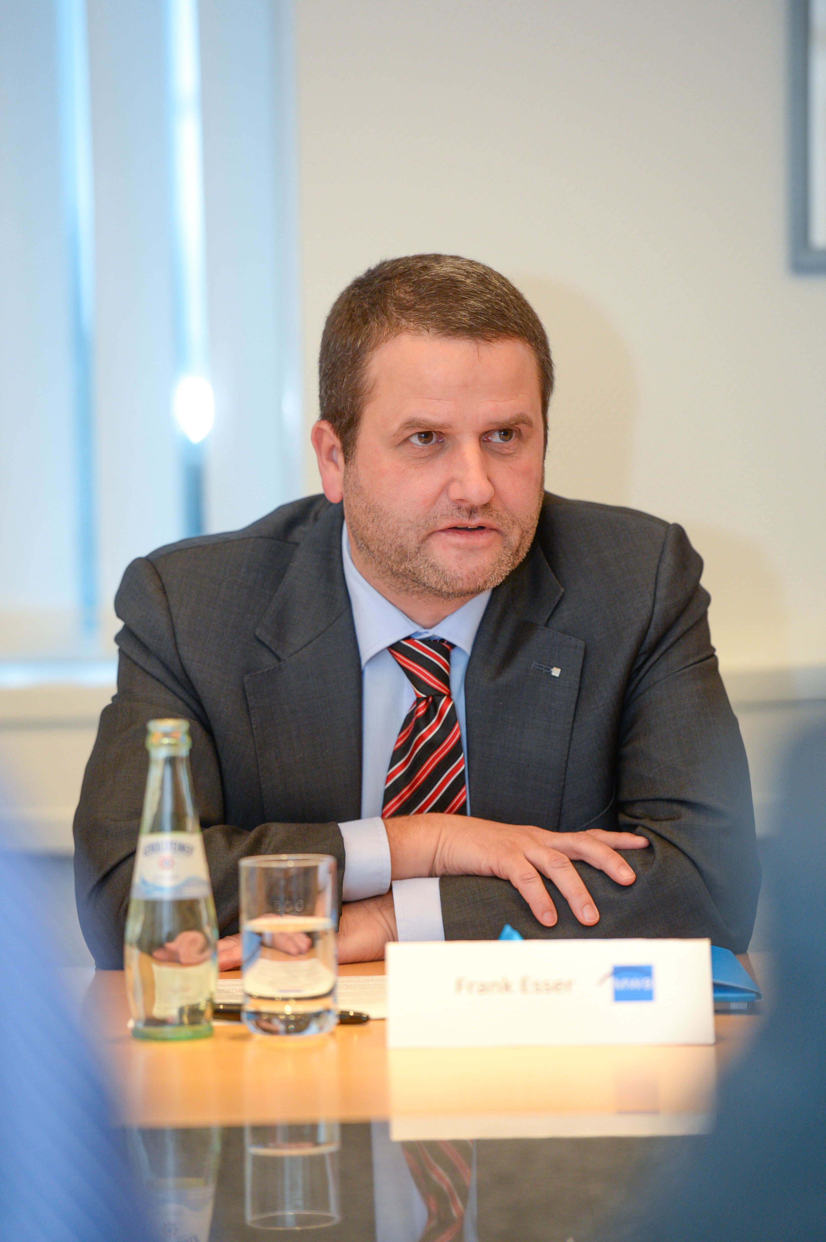 Vorsitzender des Vorstands Frank Esser.
