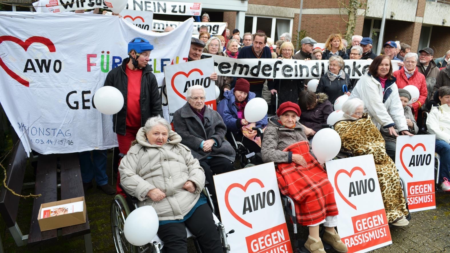 In den Awo Seniorenzentren in Brünninghausen beteiligten sich die Bewohner an der Aktion gegen Rassismus.