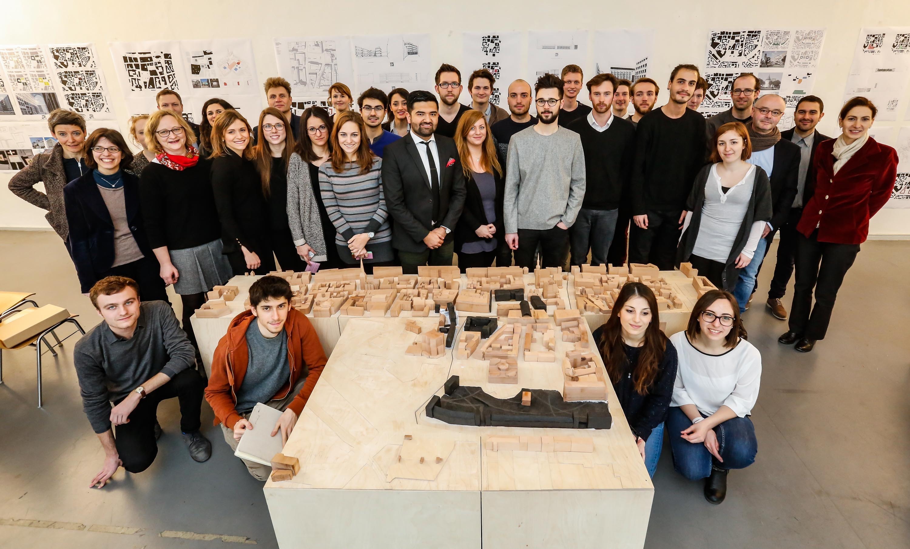 Studierende aus Dortmund, Turin und Eindhoven präsentierten bei der Abschlussveranstaltung der internationalen Frühjahrsakademie Ruhr der TU Dortmund ihre Entwürfe zu drei Dortmunder Stadtplätzen.