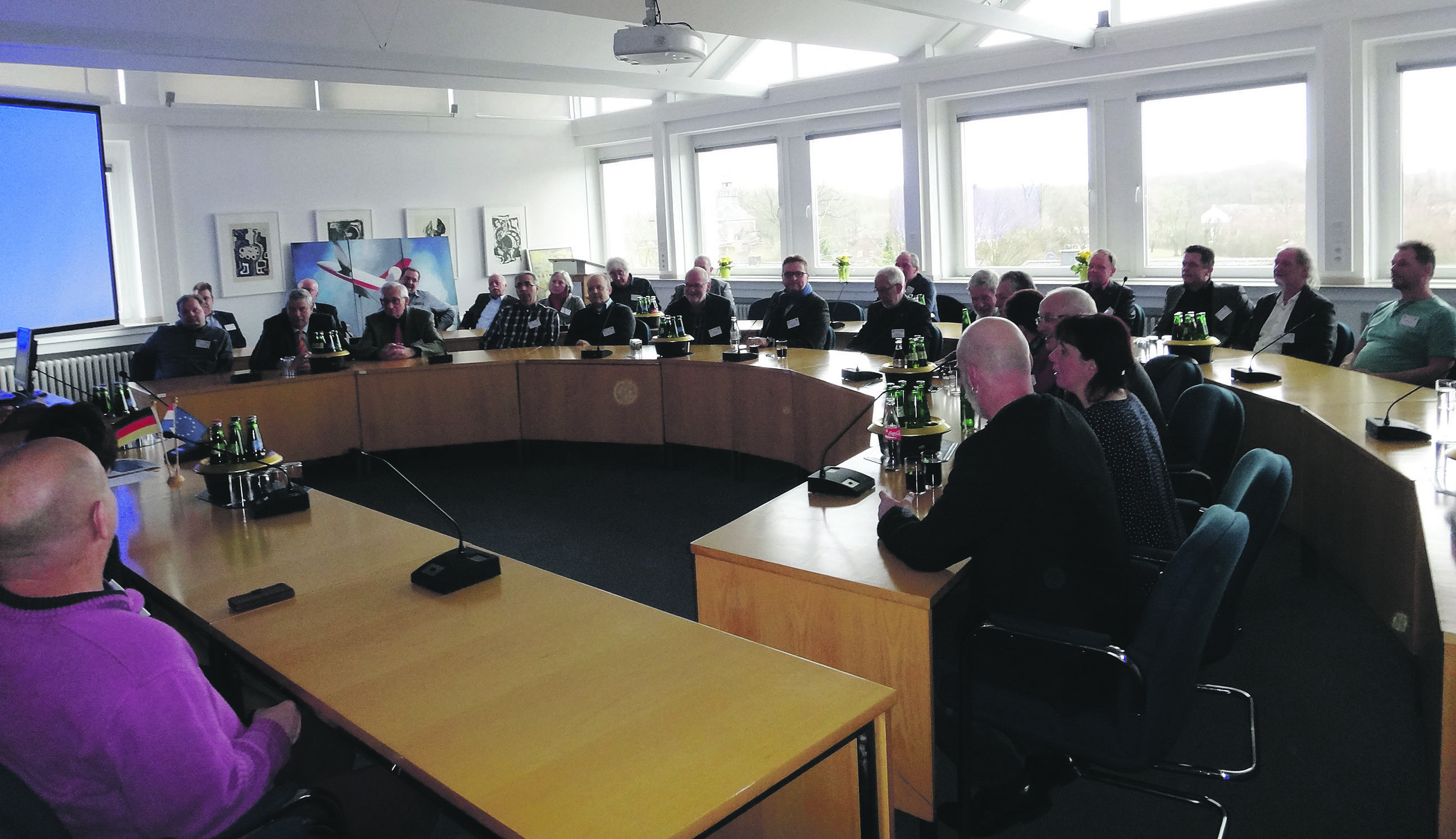 Der Gemeinderat aus Bergen stattete der Gemeinde Weeze einen Besuch ab. Fotos: privat