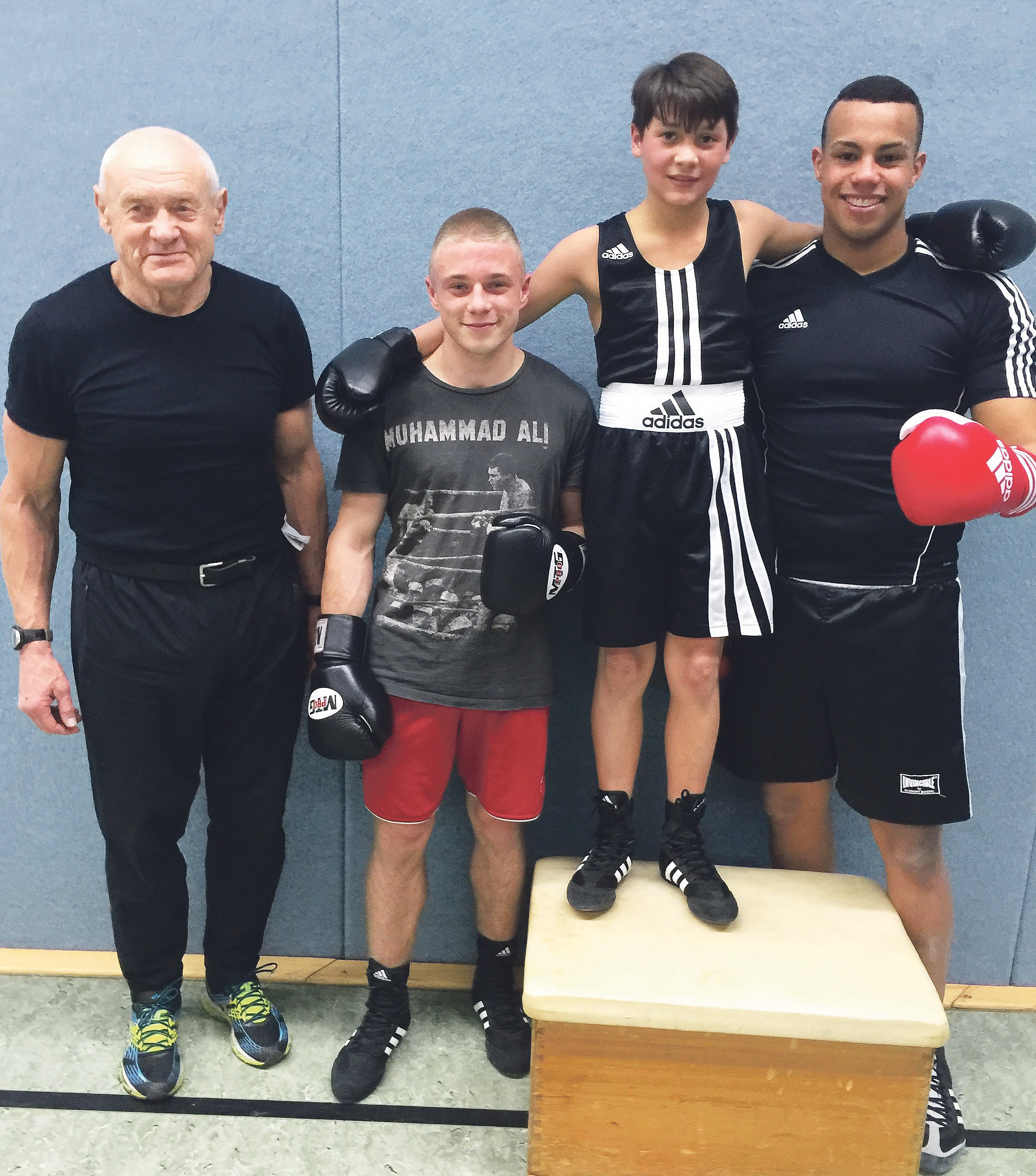Daniel Berger, Dariusz Lassotta und Giuliano Röthlin mit Trainer Anatoli Pous.