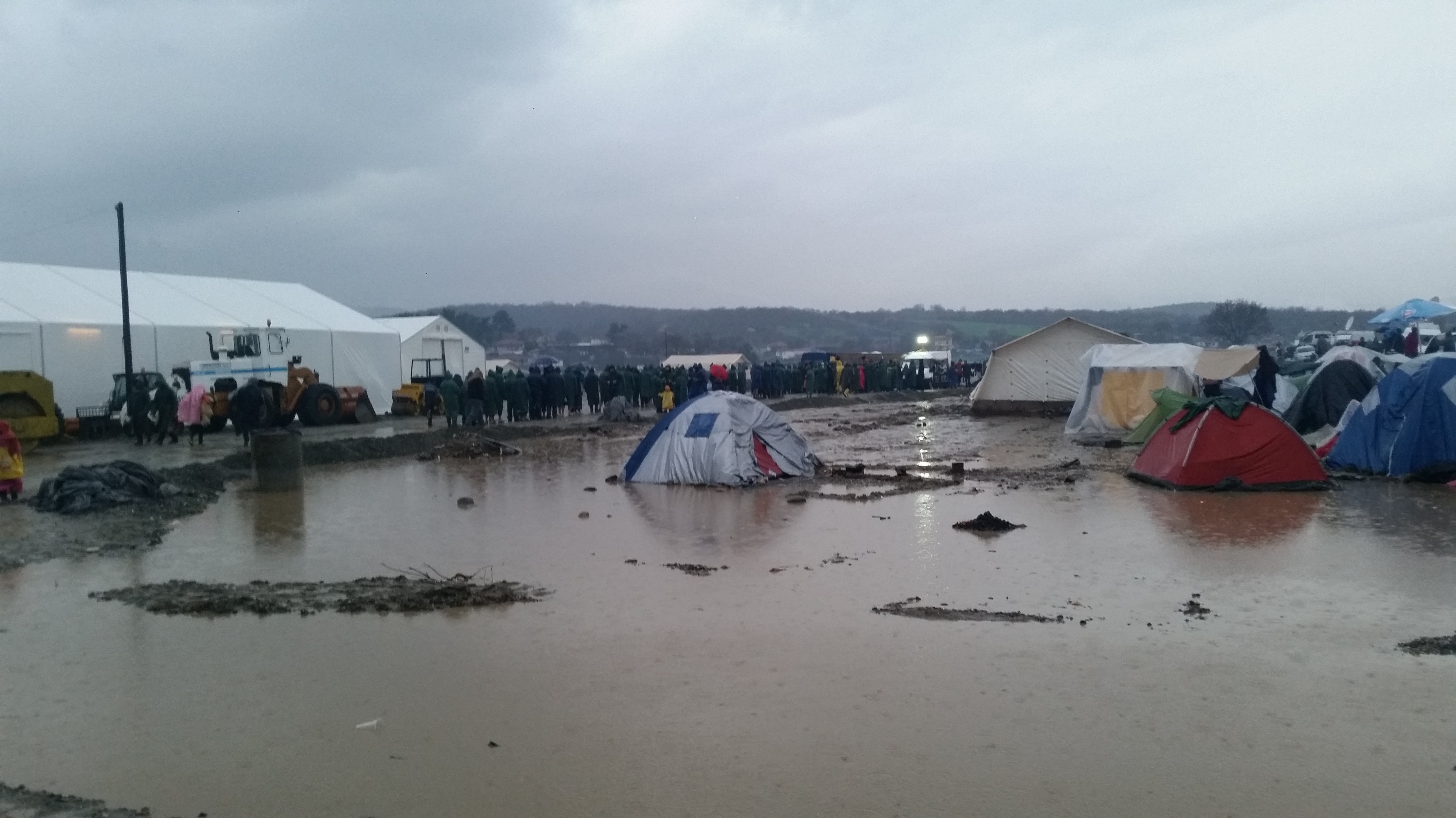 Tagelanger Regen hatte das Flüchtlingslager Idomeni an der Grenze zu Mazedonien nahezu unbewohnbar gemacht.