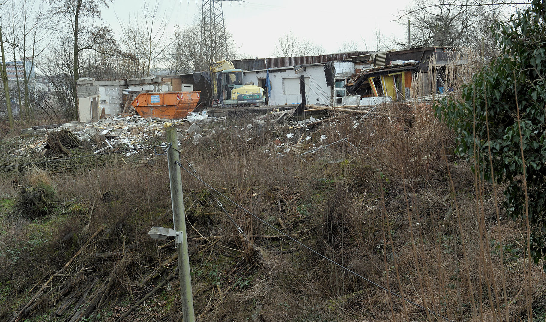 Abgerockt: Obwohl die Demontage an der Heißener Straße bereits begonnen hat, ist das Areal keine Alternative fürs Hexbachtal. Archivfoto: Debus-Gohl