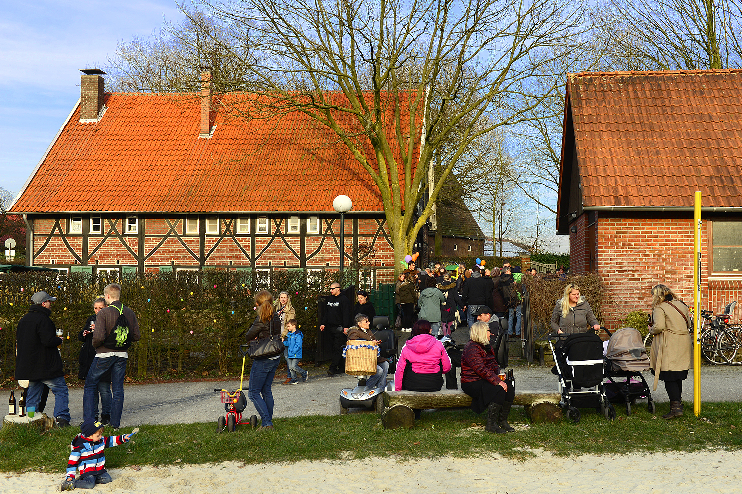 Der Kotten Nie: Anlaufstelle seit vielen Jahrzehnten für die Familie. Spieleplattform für Kinder, die mit Händen, Füßen, bzw. voll mit ihren Sinnen Freude erleben wollen und die dabei von überaus freundlichen und hilfsbereiten Team-Mitglieder begleitet werden. Foto: Kariger