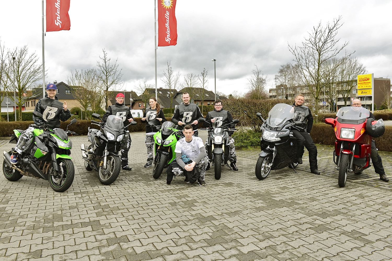 Eigentlich hatten sich viel mehr Ruff Ryders zum Ride Out angesagt. Der Dauerregen am Morgen des Ostersonntags aber hat vielen die Ausfahrt vergrault. Foto: Kariger