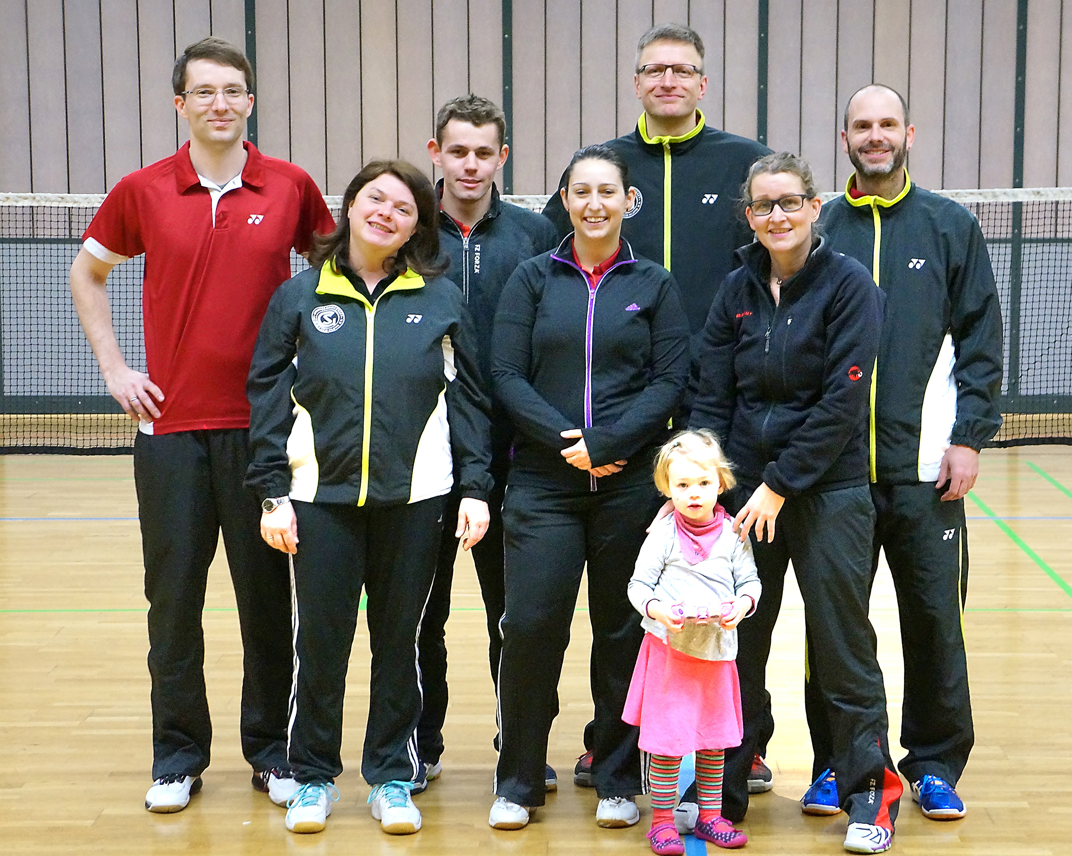 Das Team (v.l.): Lars Gottfried, Claudia Wenta-Arndt, Martin Falk, Andrea Winkmann, Rainer Arndt, Sina Diefendahl mit Tochter Lilli Diefendahl und Tim Weber.
Foto: privat