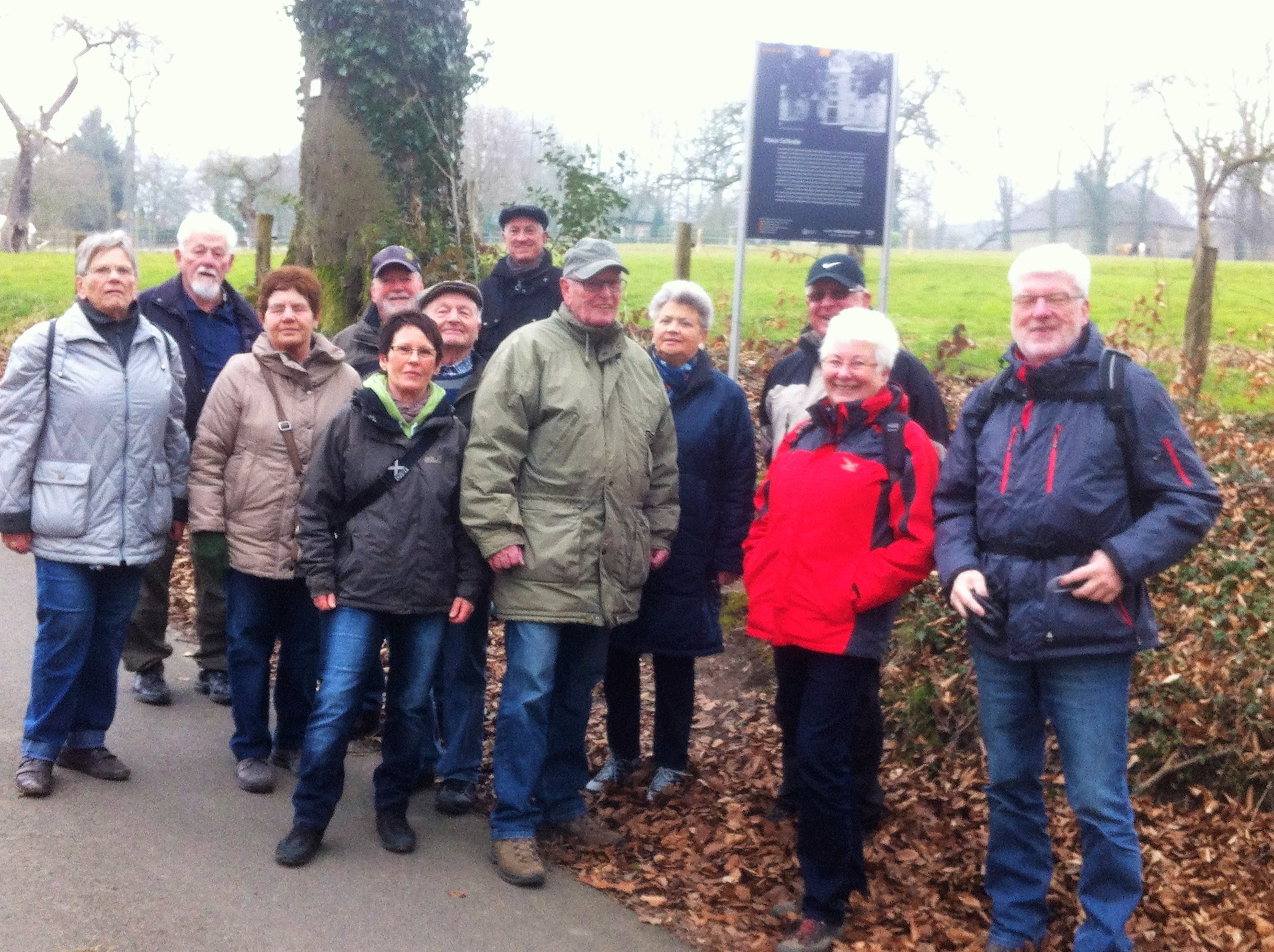 Über den Ruhrhöhenweg wanderte die Gruppe der AWO Eichlinghofen.