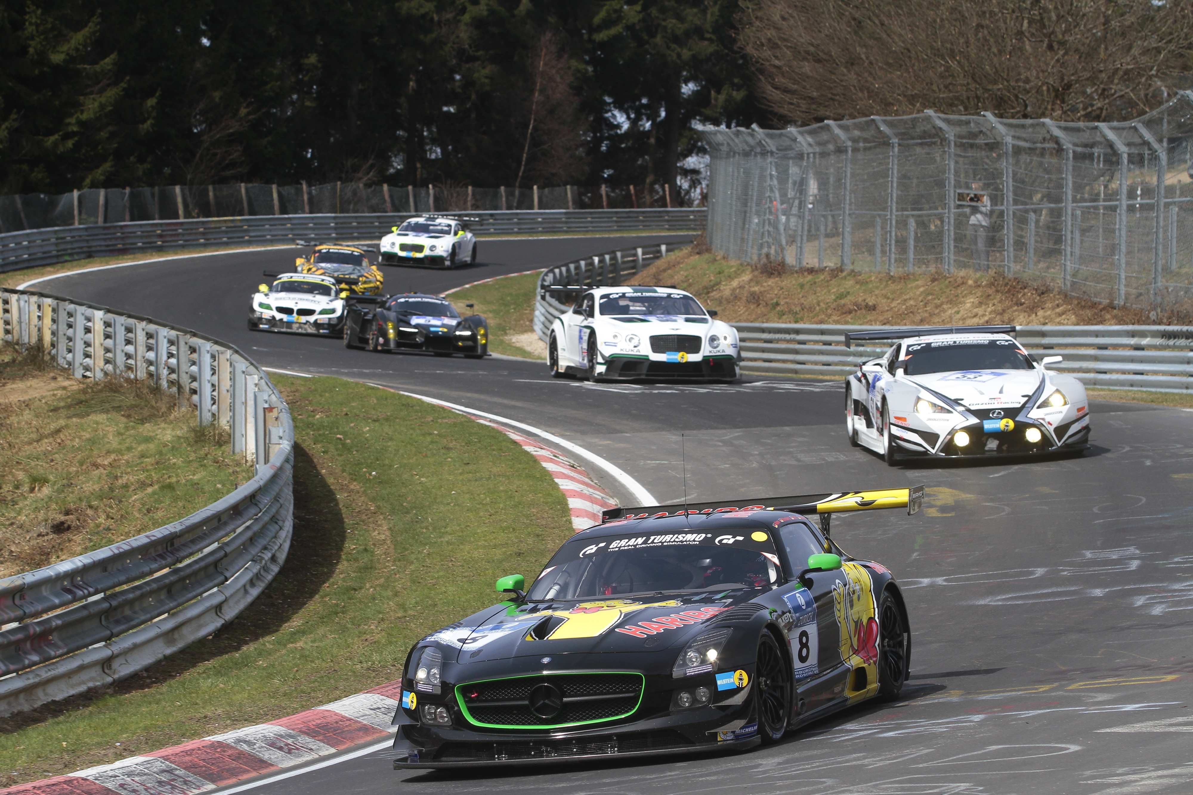 Maximilian Götz vom AMC Duisburg im Mercedes AMG GT3 beim 24h Qualirennen 2015
