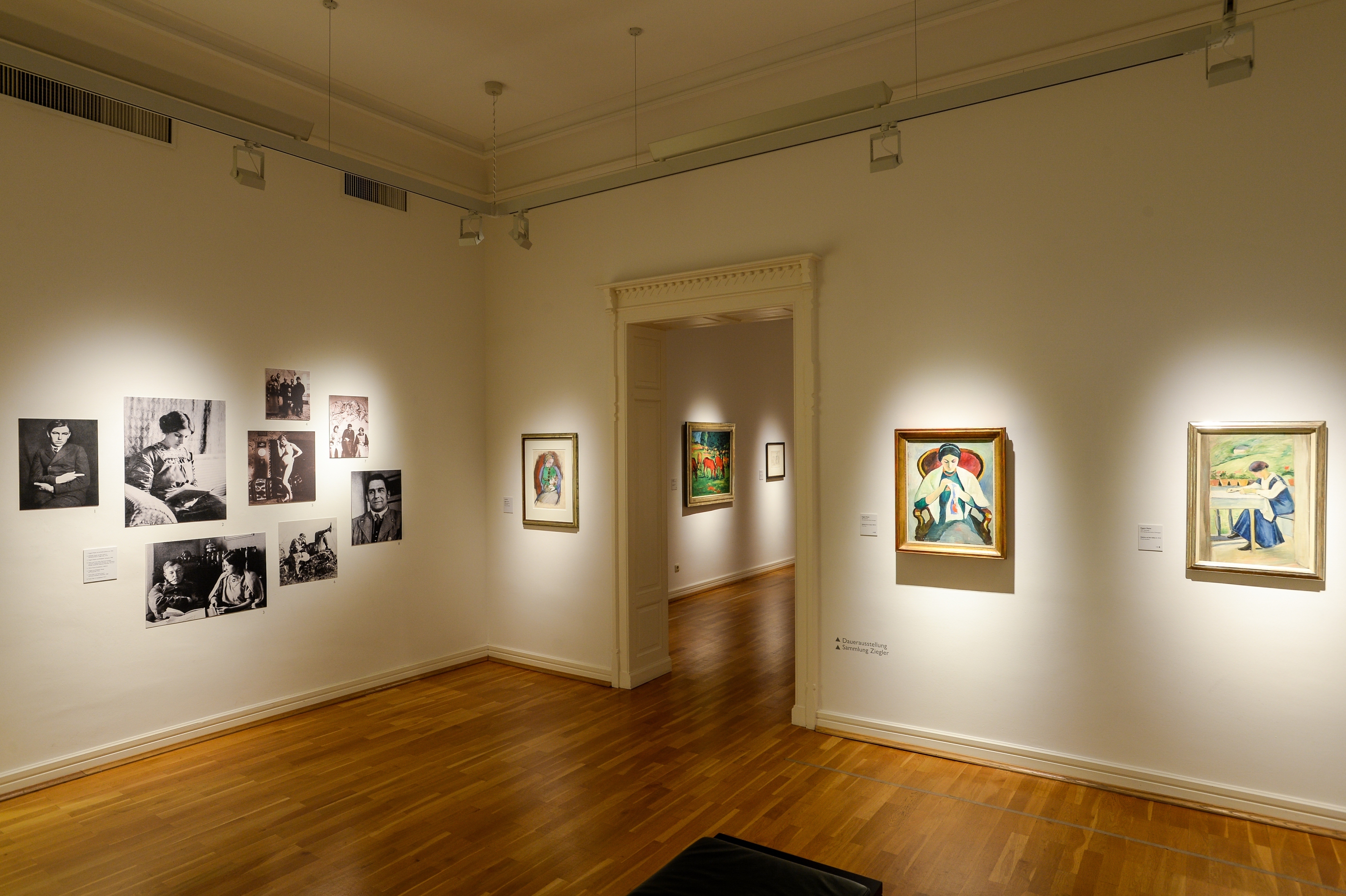 Blick in die Ausstellung „Wiedersehen mit Marc und Macke in der Sammlung Ziegler“.