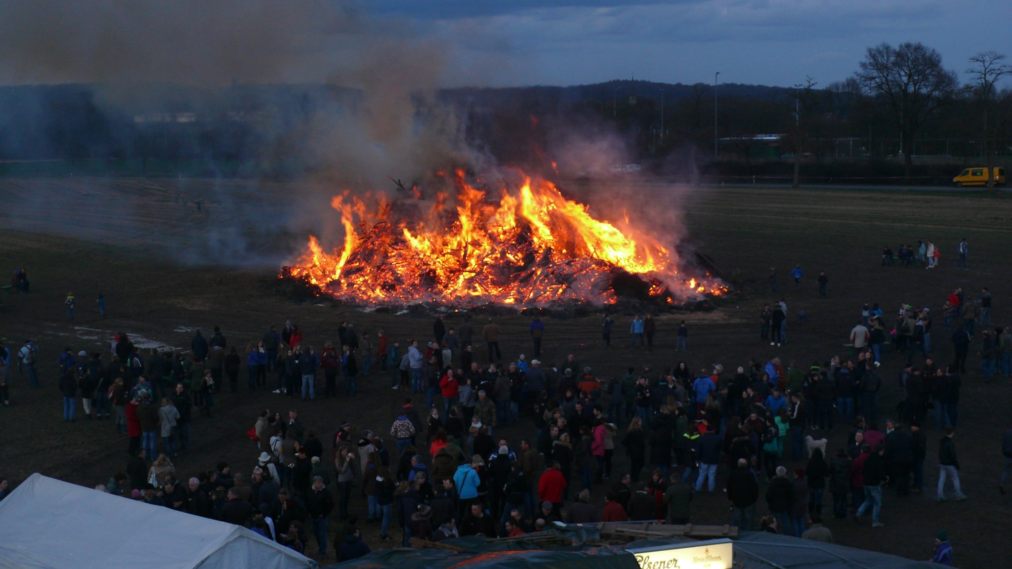 Erfreuliches Wetter bei dem Osterfeuer der KLJB Sonsbeck Sonsbeck