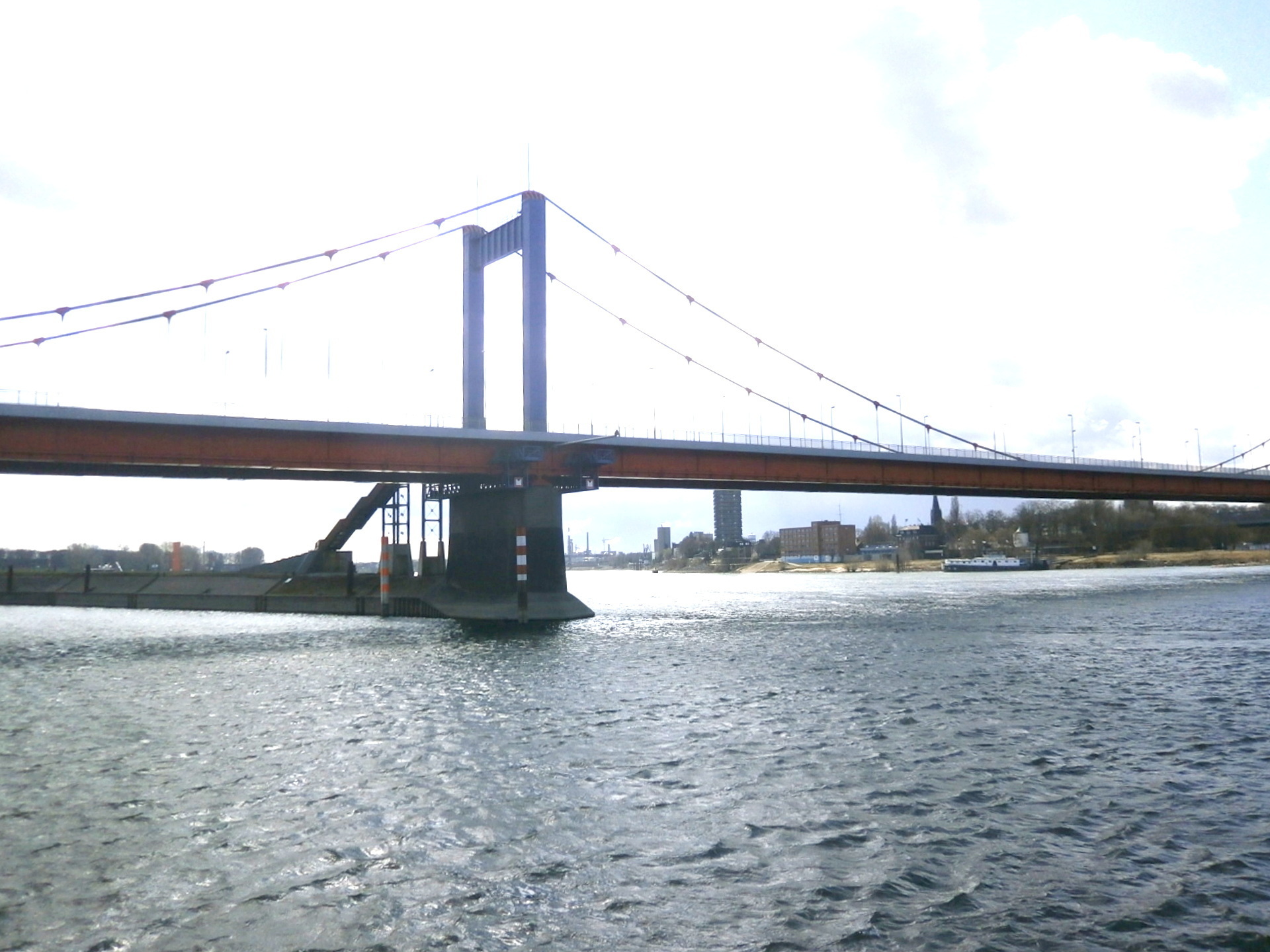Rheinbrücke Duisburg-Ruhrort.