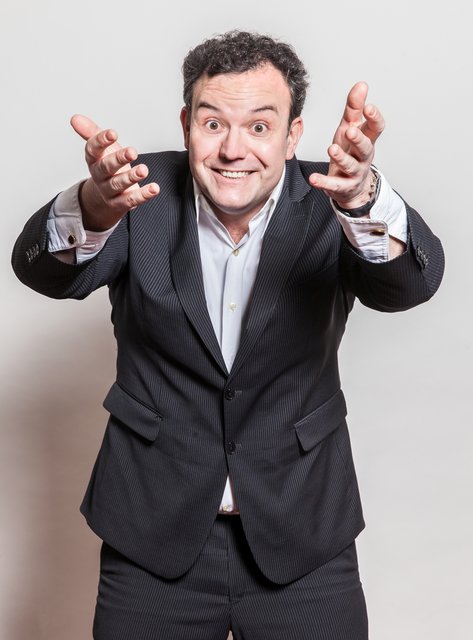Mit seinem Programm "Unsinn" gastiert Komedian René Steinberg am Samstag, 9. April, um 20 Uhr im Rahmen von Kultur.Gut im Ringlokschuppen Mülheim.