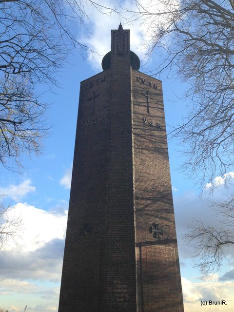 ♥ Herzlichen Glückwunsch an Elmar! ♥ Es ist das Ehrenmal in Gelsenkirchen! Beitrag dazu folgt! https://de.wikipedia.org/wiki/Ehrenmal_Gelsenkirchen-Buer