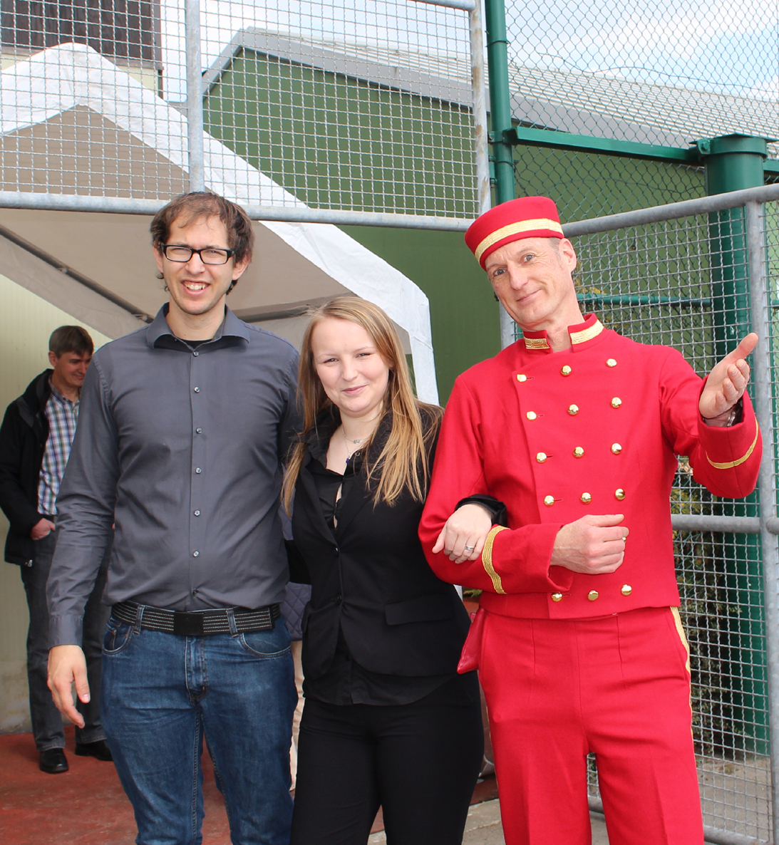 Andreas und Kim Opitz vom Eventmanagement freuten sich über die zahlreichen Besucher und hereinspaziert das Motto des „großen Bagatello aus Köln“