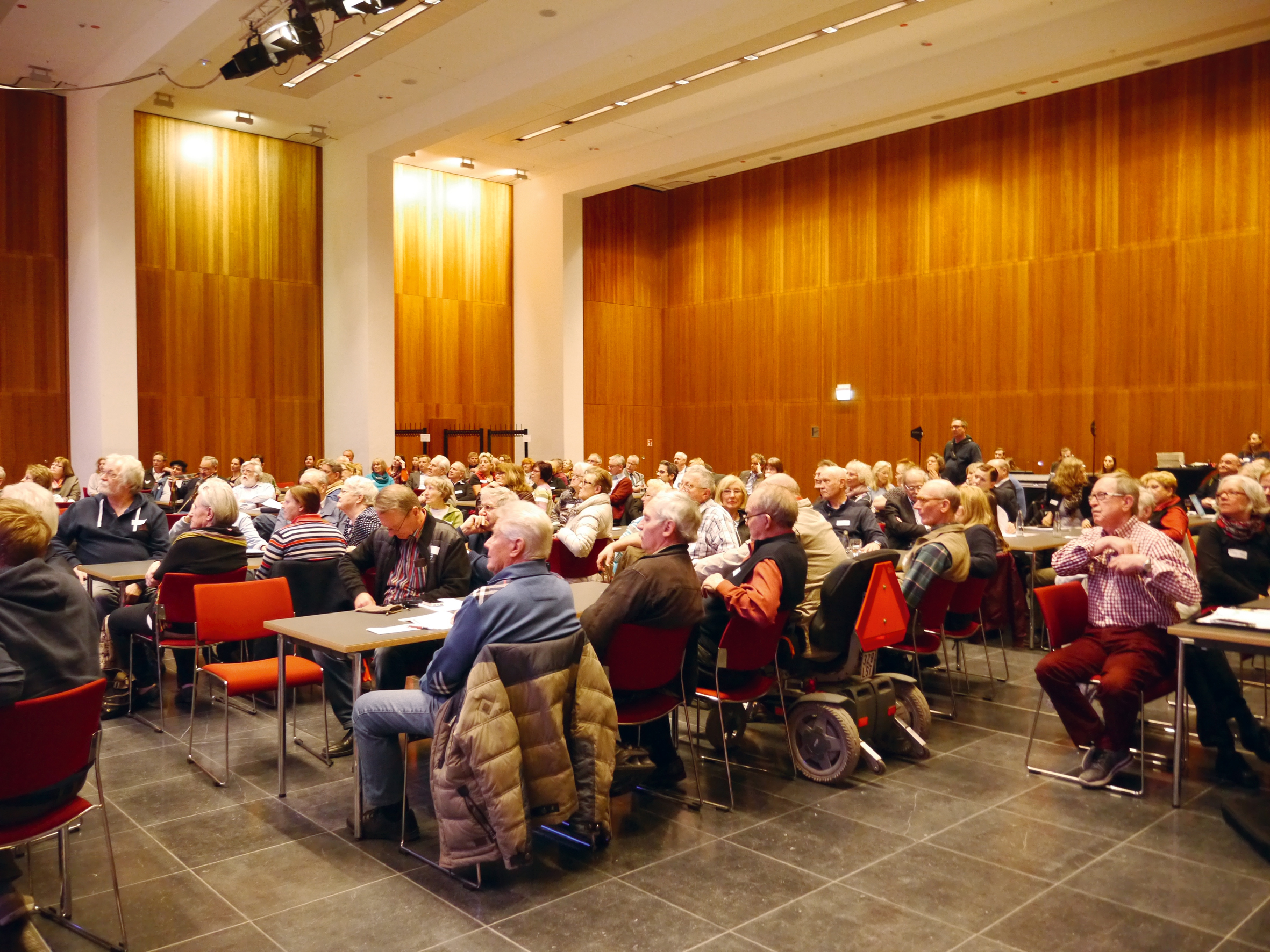 Sehr gut besucht war das stadtweite Treffen der Akteuere des QuartiersNetzes. Foto: Privat