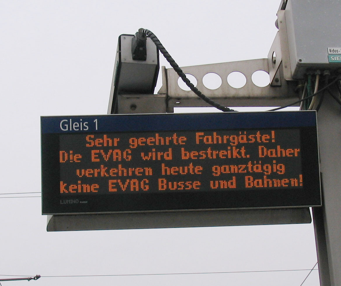 So sah es in der Vergangenheit auf Bahnsteigen der EVAG aus, und so dürfte es auch am Dienstag, 26. April, wieder sein.