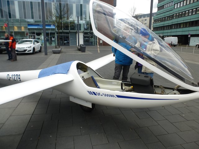 hier noch zugedeckt das D 300 Inovation City Bottrop