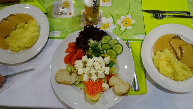 Mein Salat war wirklich --- L E G G A ---