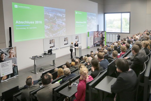 Der neunte Senkrechtstarter ging feierlich zu Ende. Bisher sind aus dem Wettbewerb mehr als 410 Unternehmen und 1388 Arbeitsplätze entstanden. | Foto: Molatta