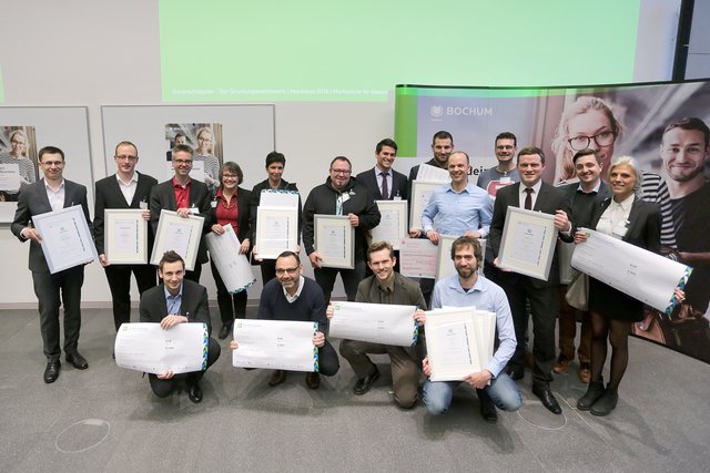 Die zehn besten Teams des Senkrechtstarters 2016. Insgesamt wurden 43 Businesspläne für den Wettbewerb eingereicht. | Foto: Molatta