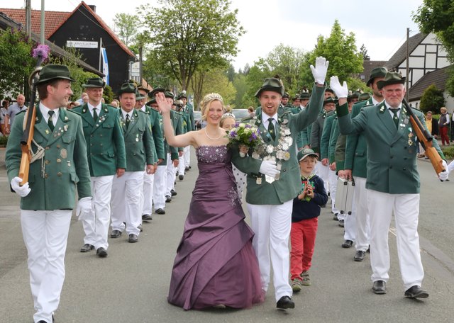 Aktuelles Königspaar Christopher Schartau und Julia Schlüter