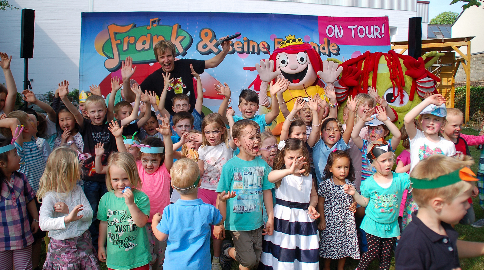 "Frank und seine Freunde" brachten die Kinder zum Mitsingen.