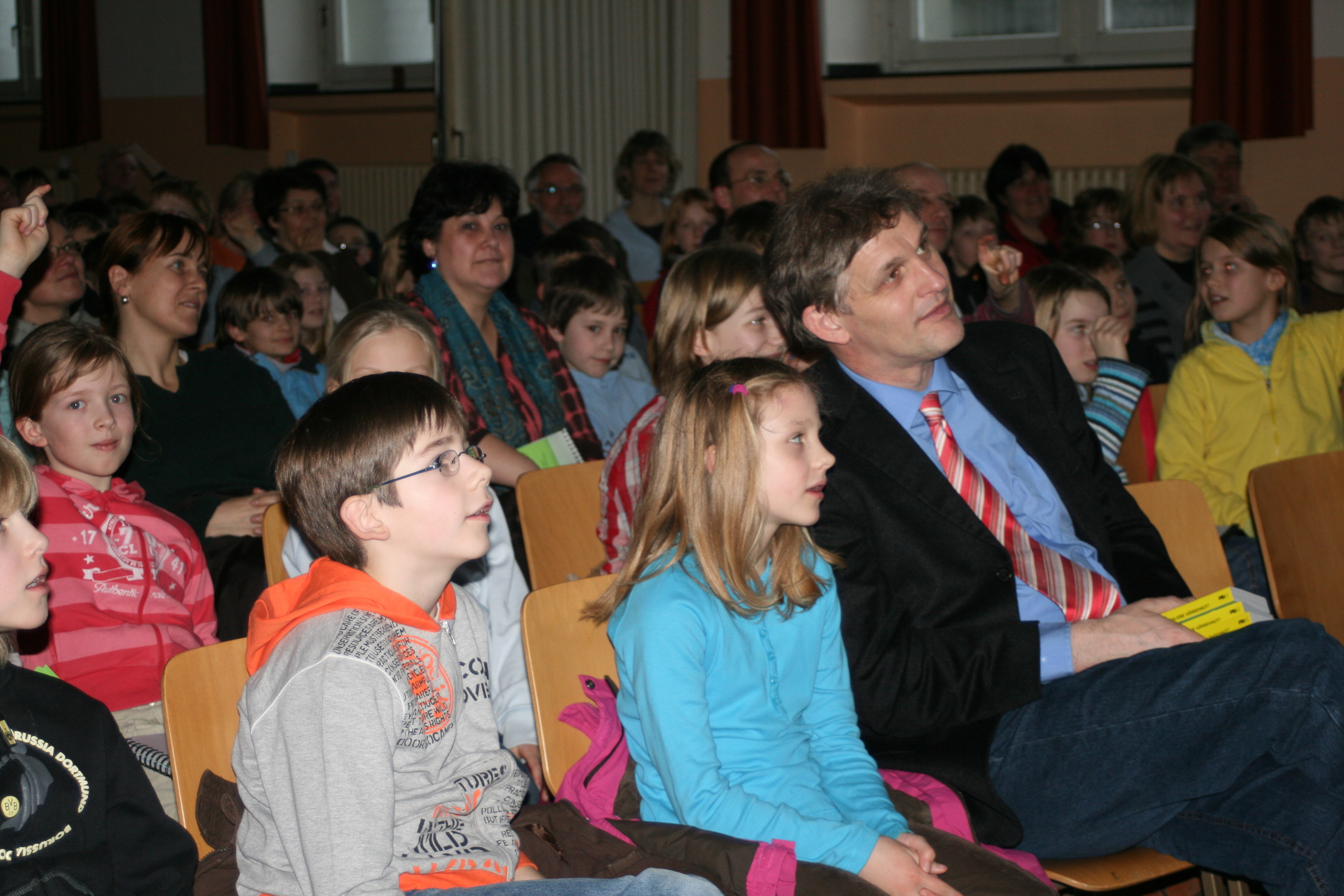 Die Kinder-Uni im Kreis Unna bietet regelmäßig interessante Themen an. Foto: Archiv