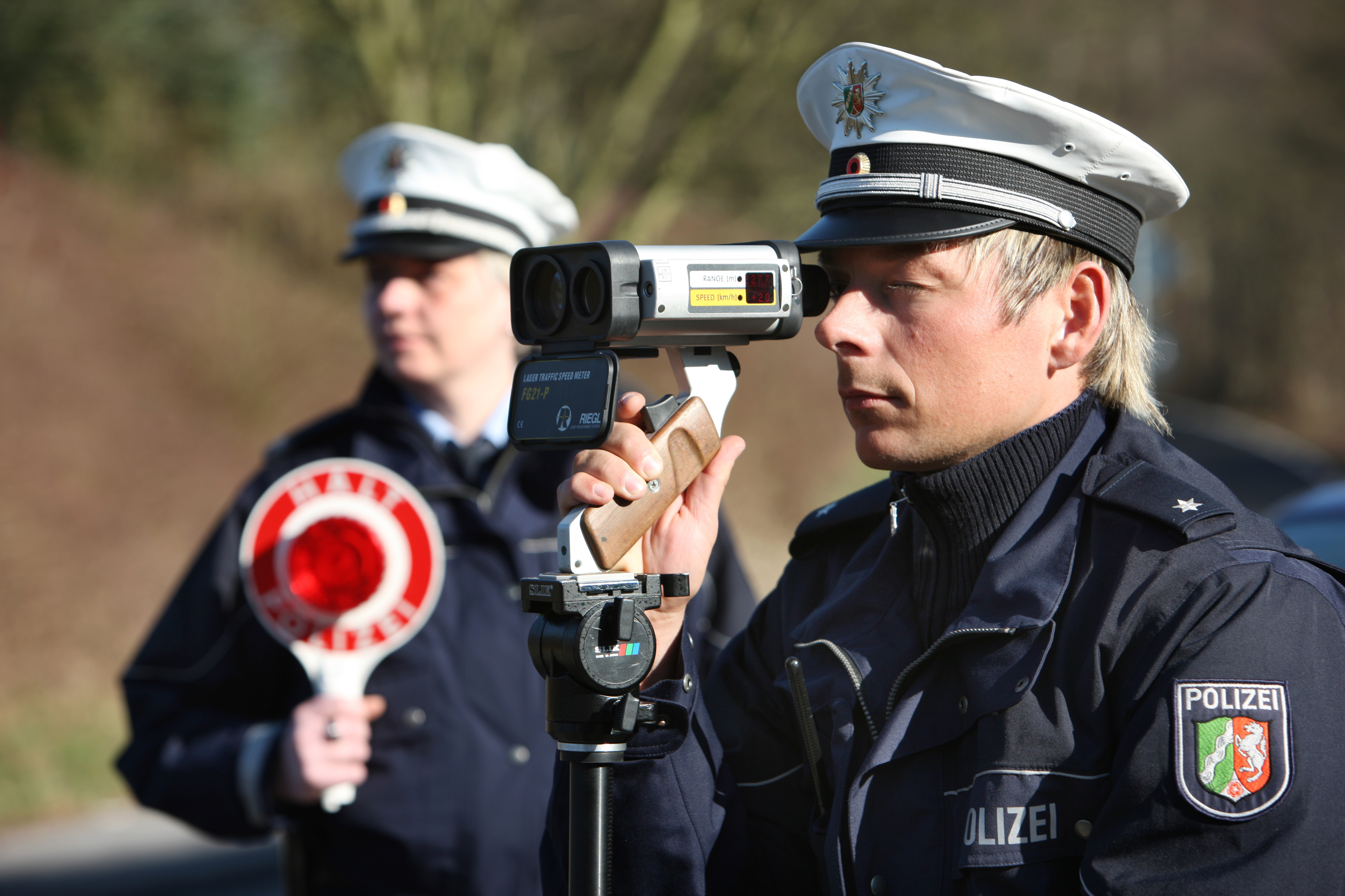 Die Polizei kontrolliert im Kreis Mettmann die Geschwindigkeiten.
