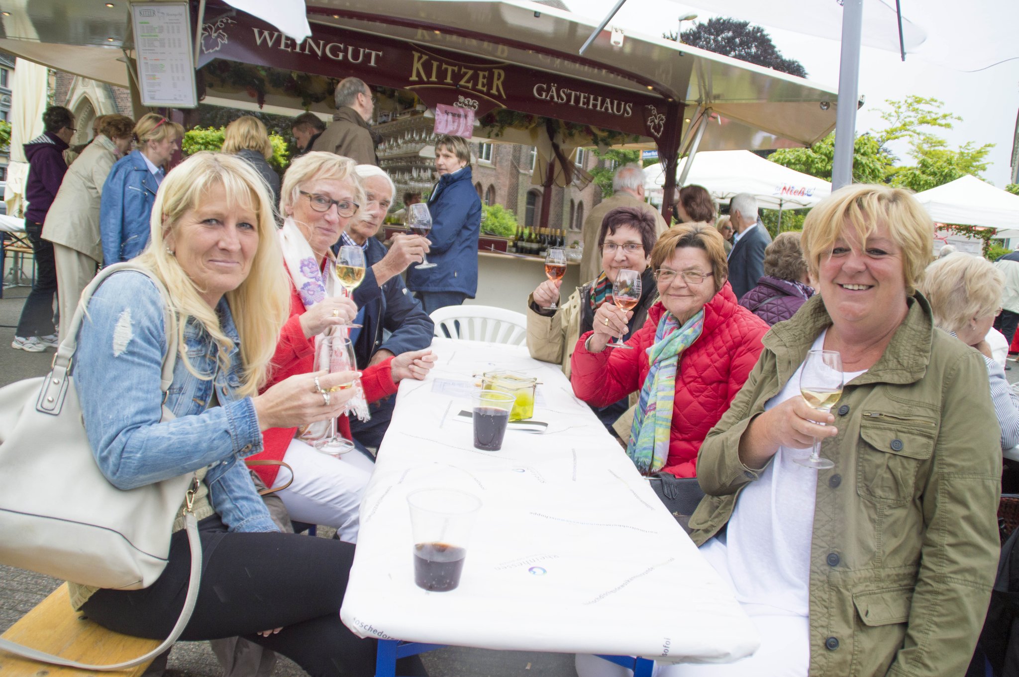 Auf zum Winzerfest Heißen Heute geht's