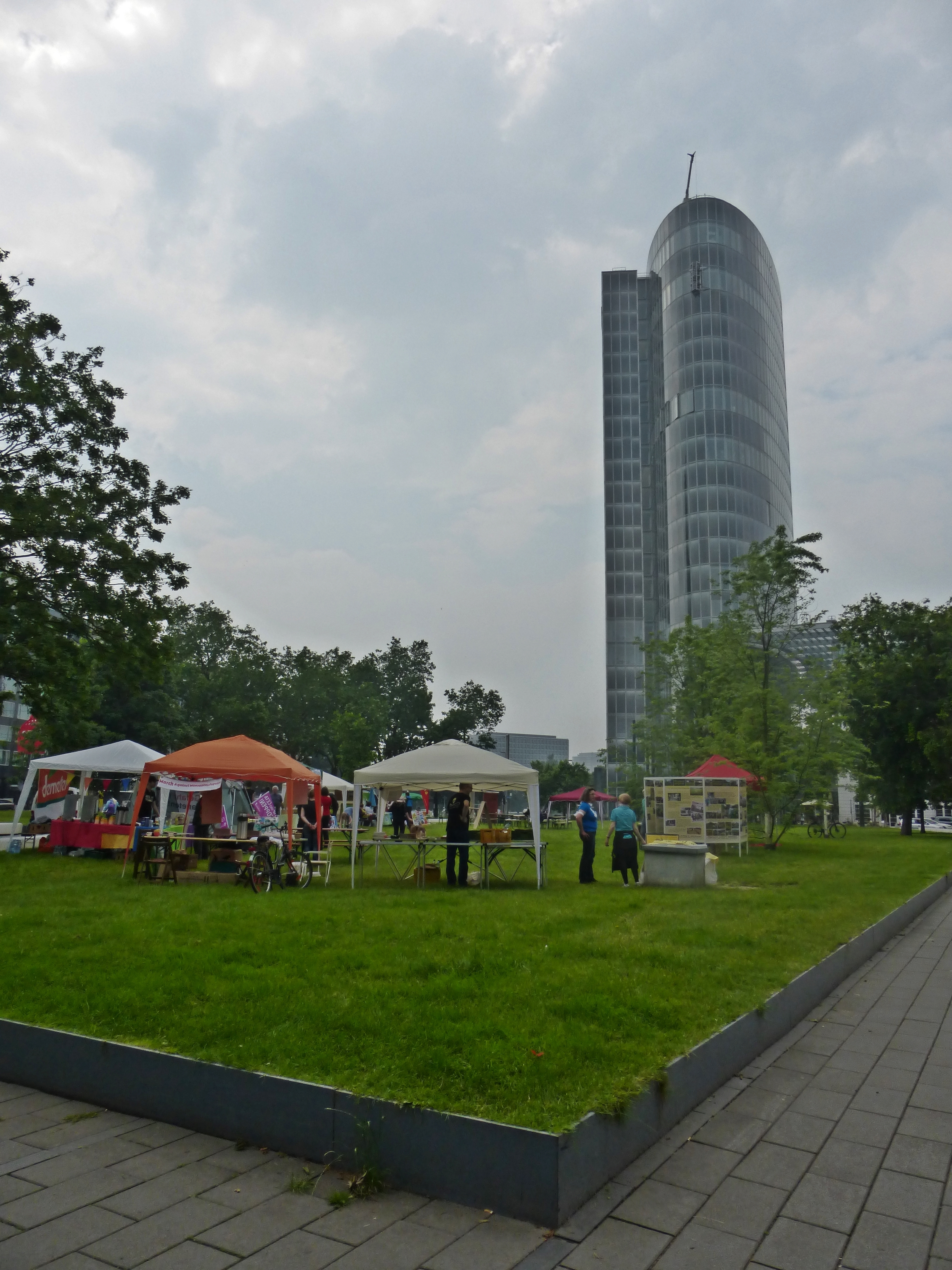 Ausgangspunkt des Zuges und Infostände