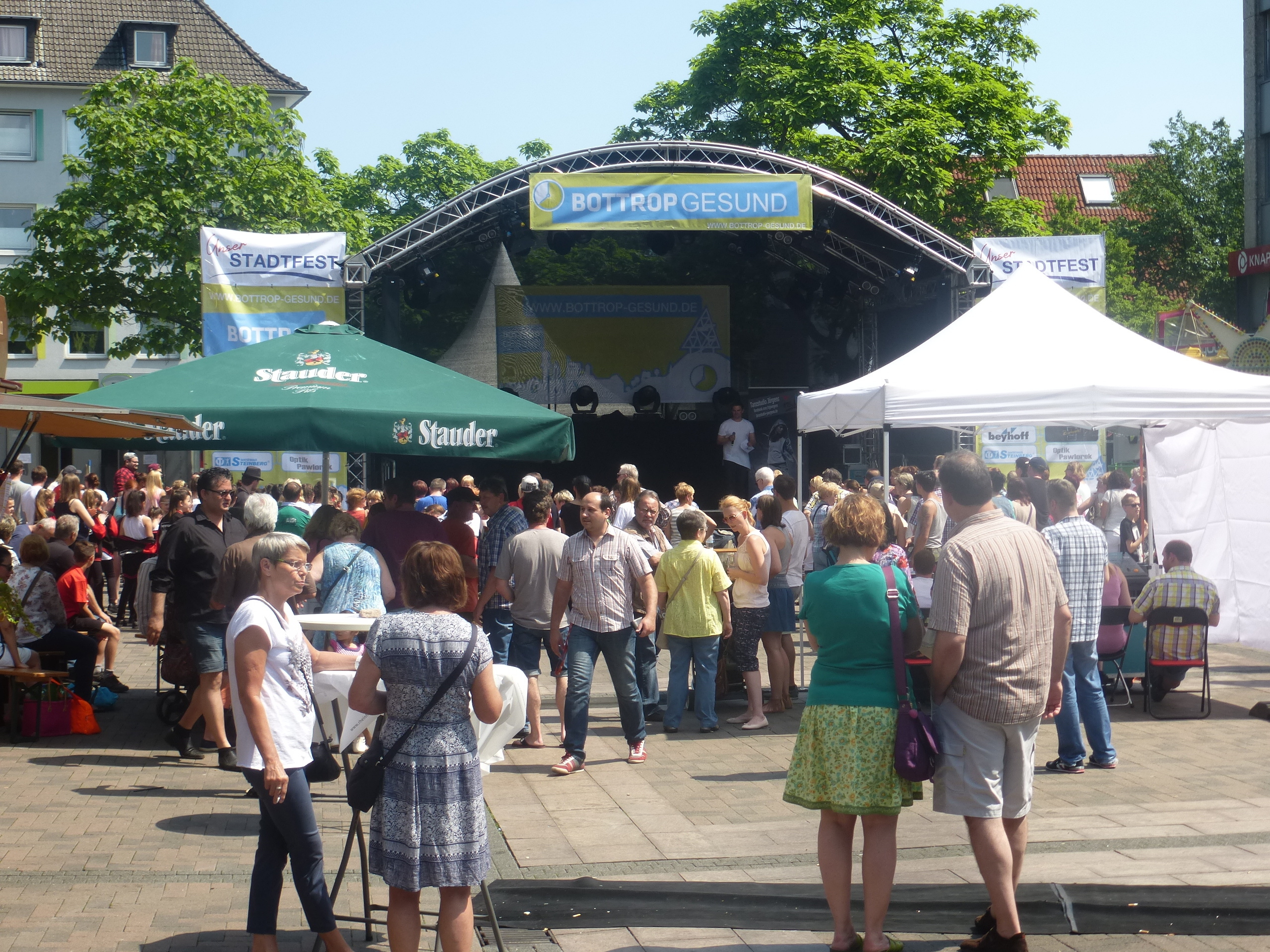 Bühne Höttenplatz guter Zuspruch