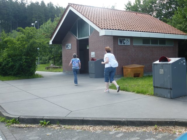 ca.3 km vor Arnsberg  mußten eben noch dringende Geschäfte erledigt werden