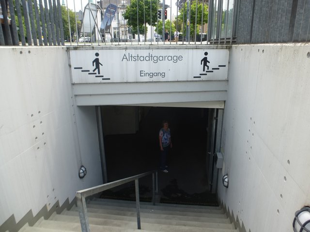 ab in die Altstadtgarage Auto holen