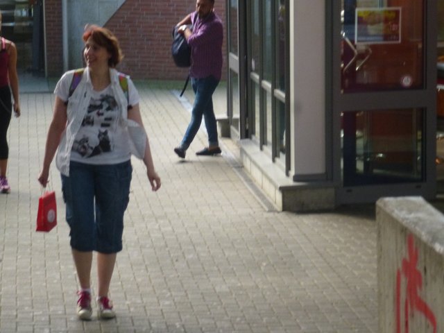 Ana kam mit dem Zug von Essen angereist