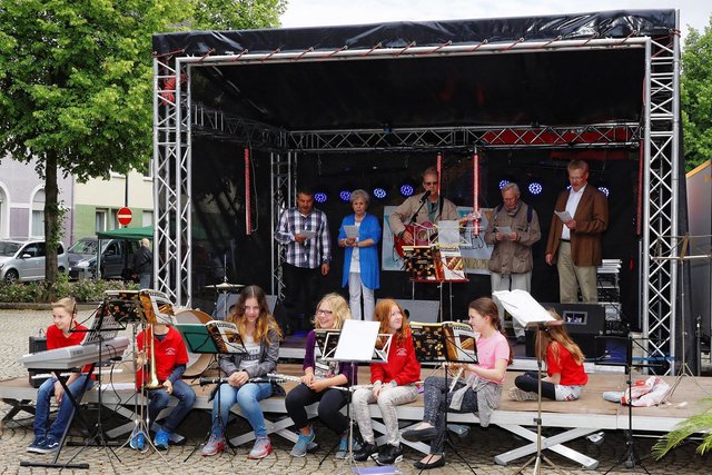 Wie im Vorjahr wird das Neumarktfest mit einem Friedensgebet eröffnet.