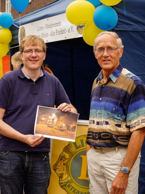 Georg Greimann (rechts) und Oliver Drechsel, der aktuelle Präsident des Lions Clubs Monheim. | Foto: Lions Club