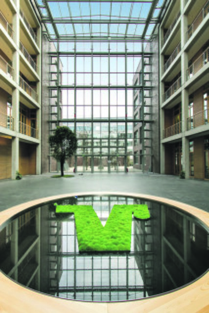 Beeindruckend: das Atrium der neuen Volksbank-Zentrale im Innenhafen.
