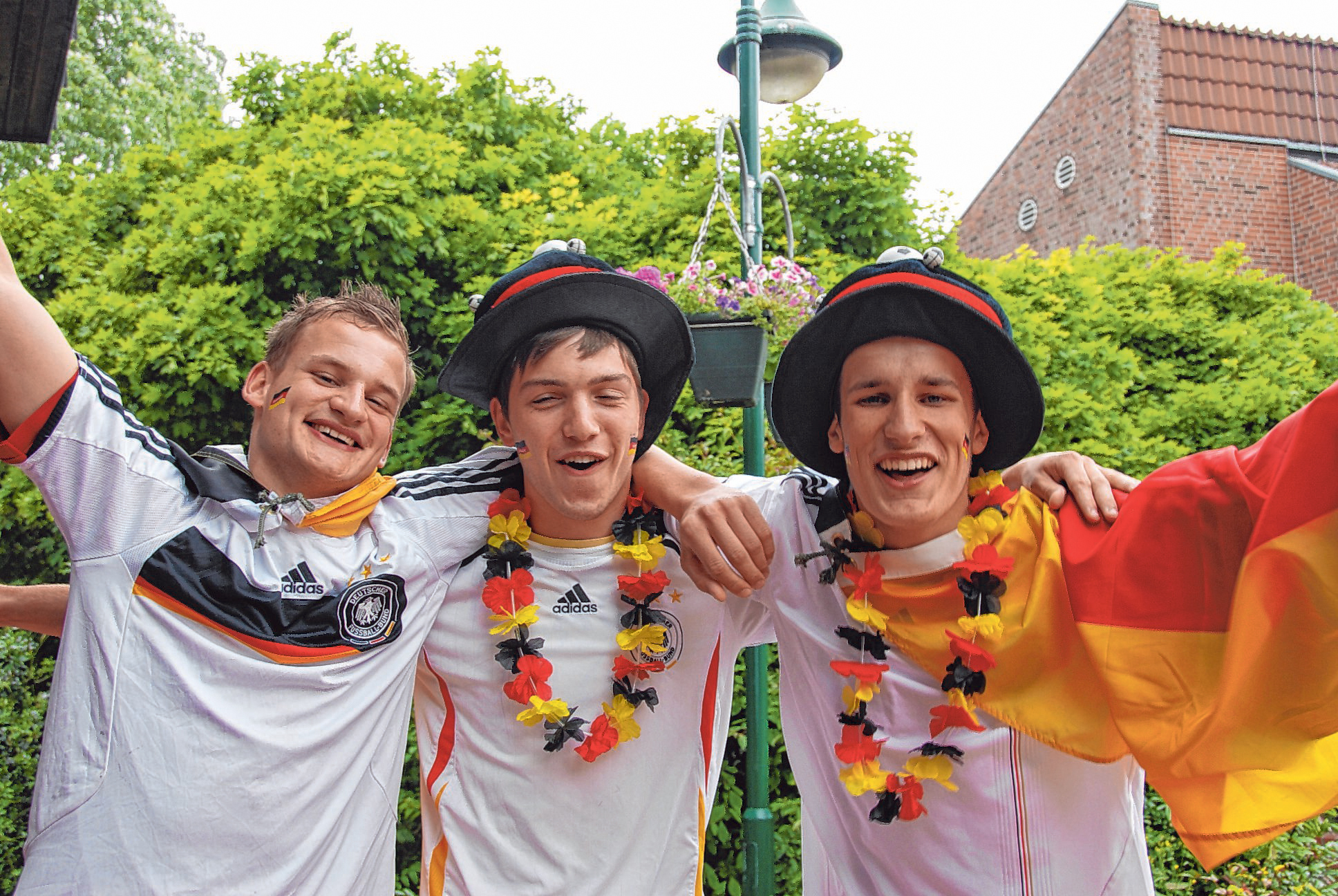 Fans feiern ihr Team: Die Polizei wünscht sich einen fröhlich-friedlichen EM-Verlauf.