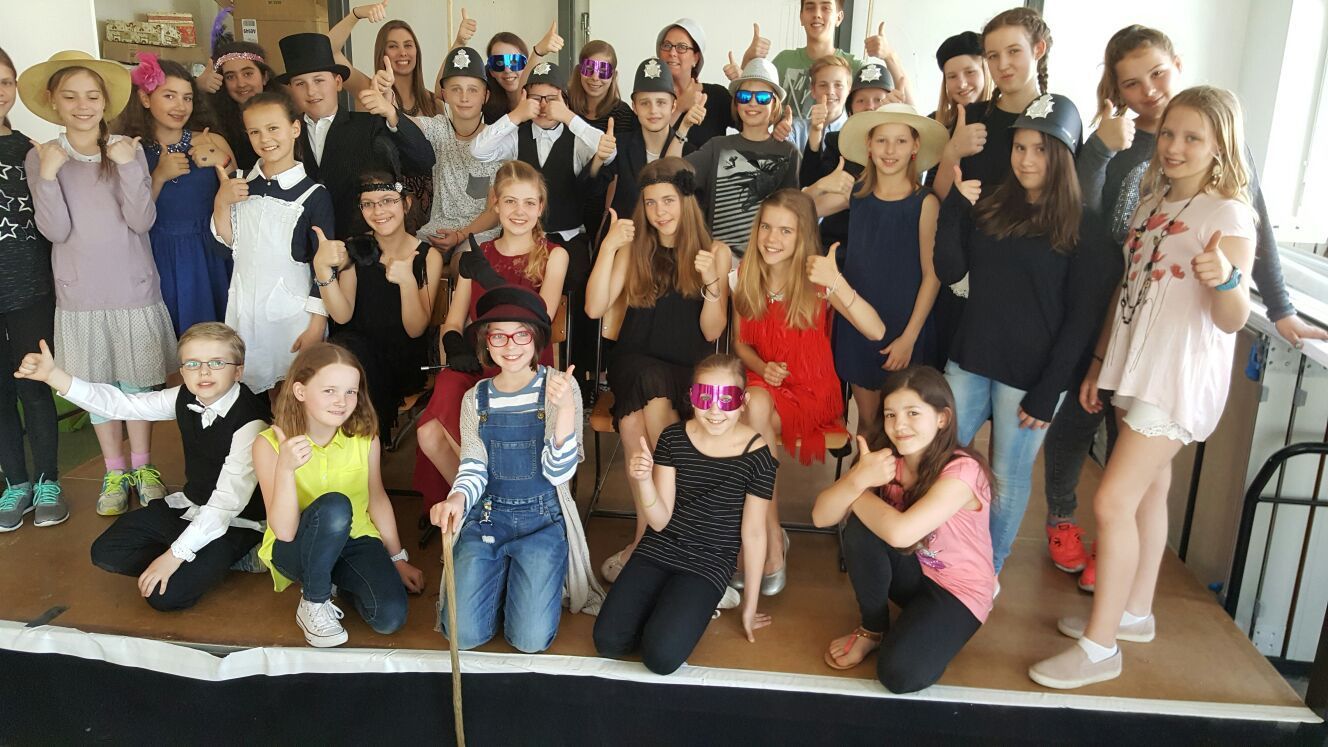 Die "English Drama Group" präsentiert Ende Juni ihr neues Theaterstück "Did the butler do it?"Foto: privat