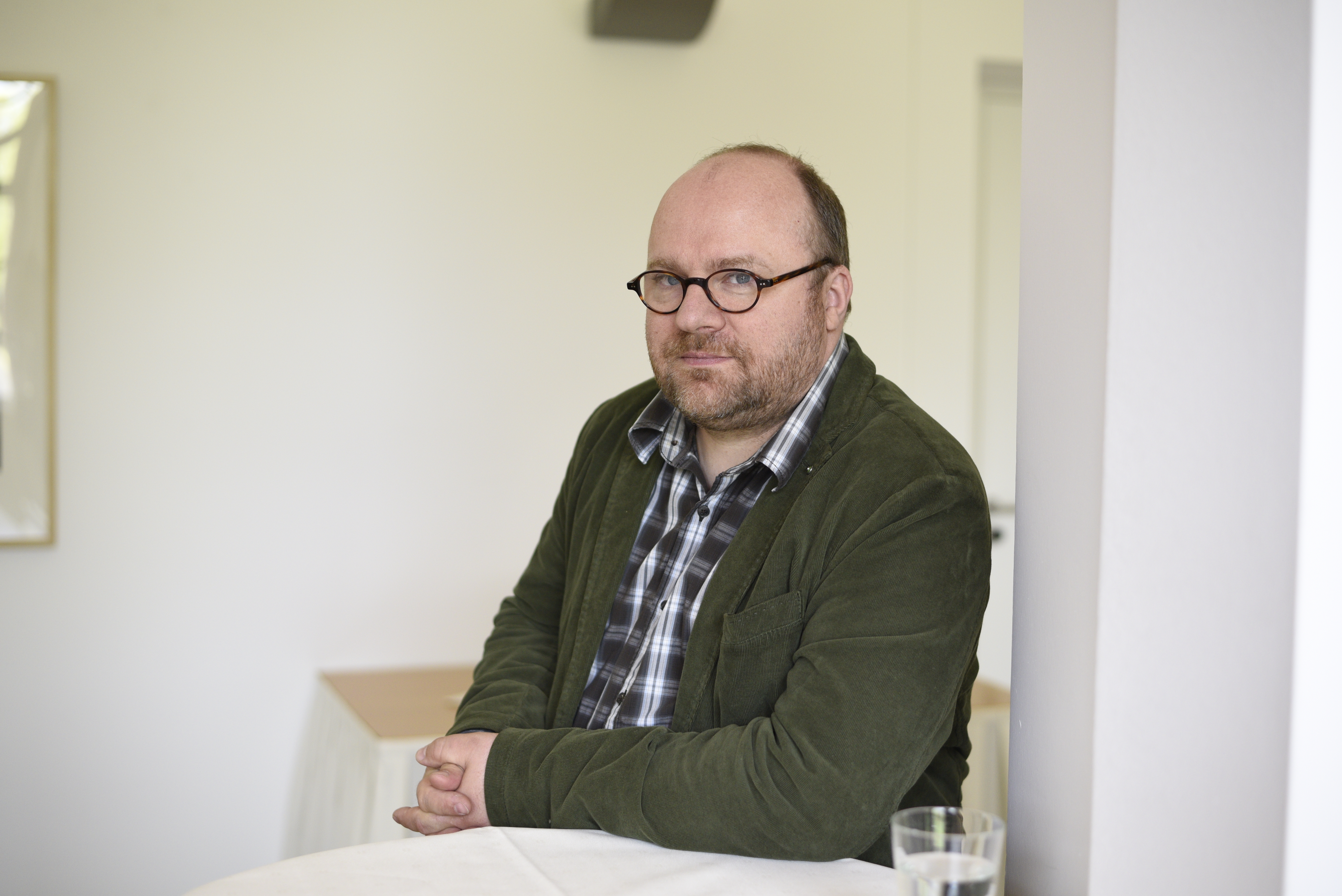 Jan Michaelis ist Vorsitzender der Region Düsseldorf des Verbandes deutscher Schriftstellerinnen und Schriftsteller und moderierte die Lesung in Düsseldorf-Eller. Foto: Judith Michaelis.