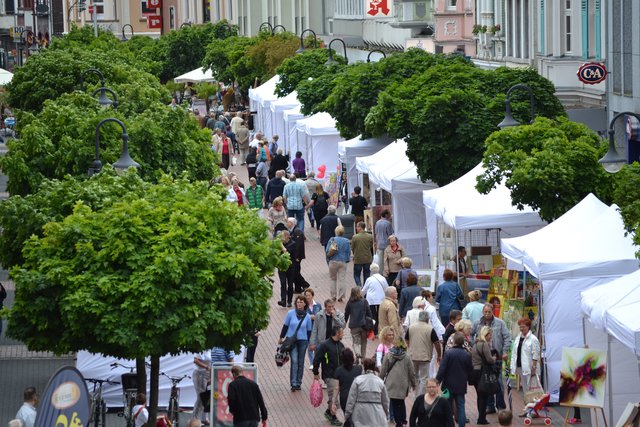 Seit vielen Jahren ist der Künstlermarkt ein Publikumsmagnet - weit über die Hildener Grenzen hinaus.