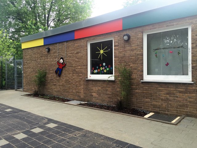 Der Vorplatz der Hellweg-Kinderstätte in Unna ist jetzt barrierefrei.
