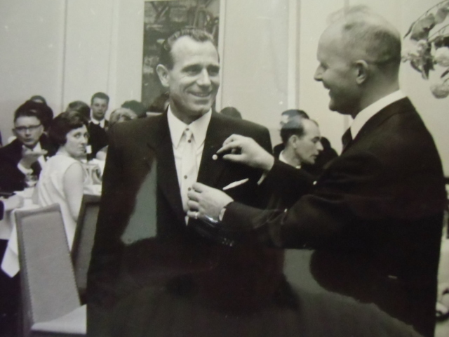Und noch eine Ehrung. Foto: Archiv Attern