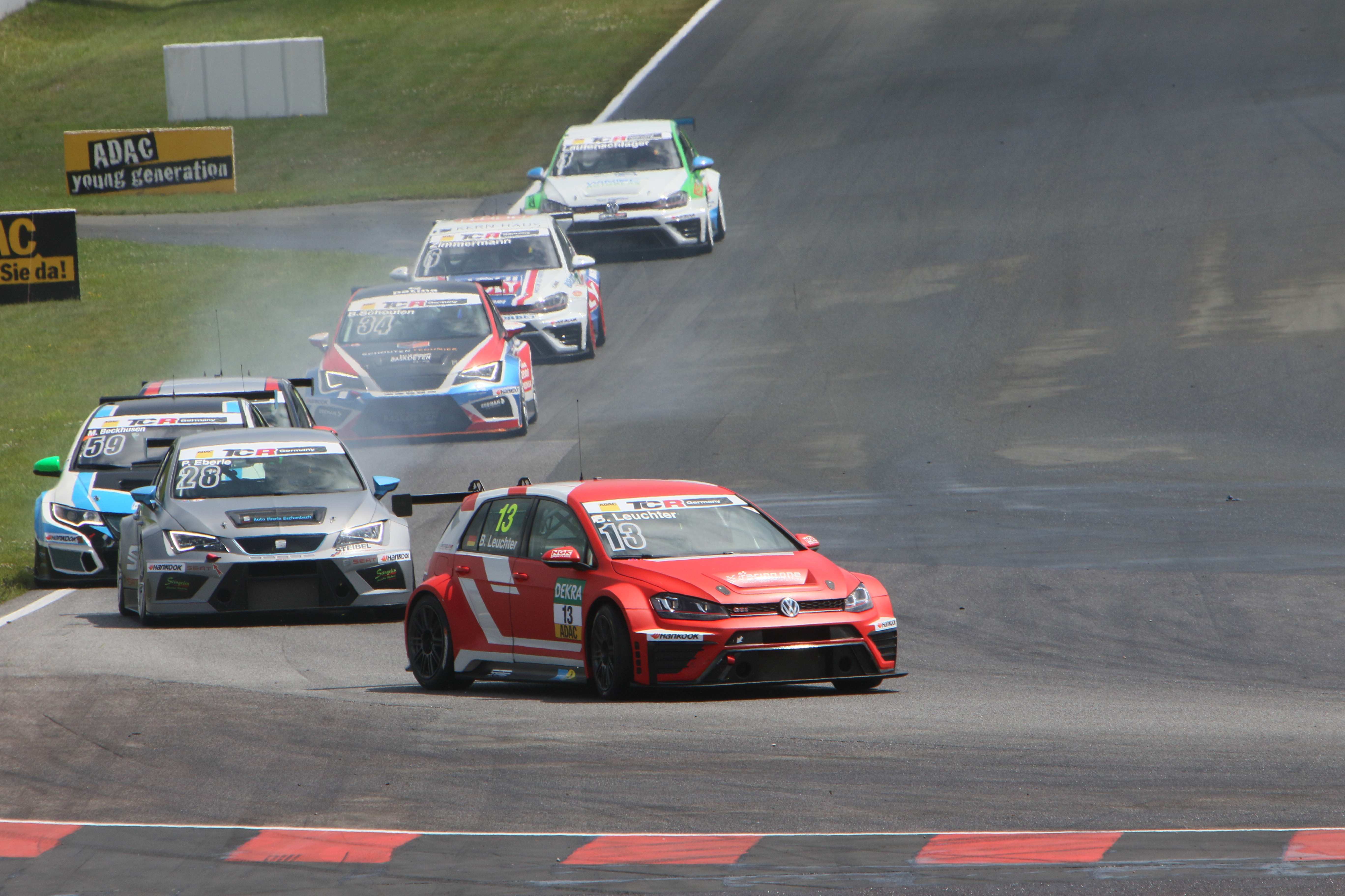 Benjamin Leuchter vom AMC Duisburg e. V. beim ersten Lauf der ADAC TCR Germany in Oschersleben