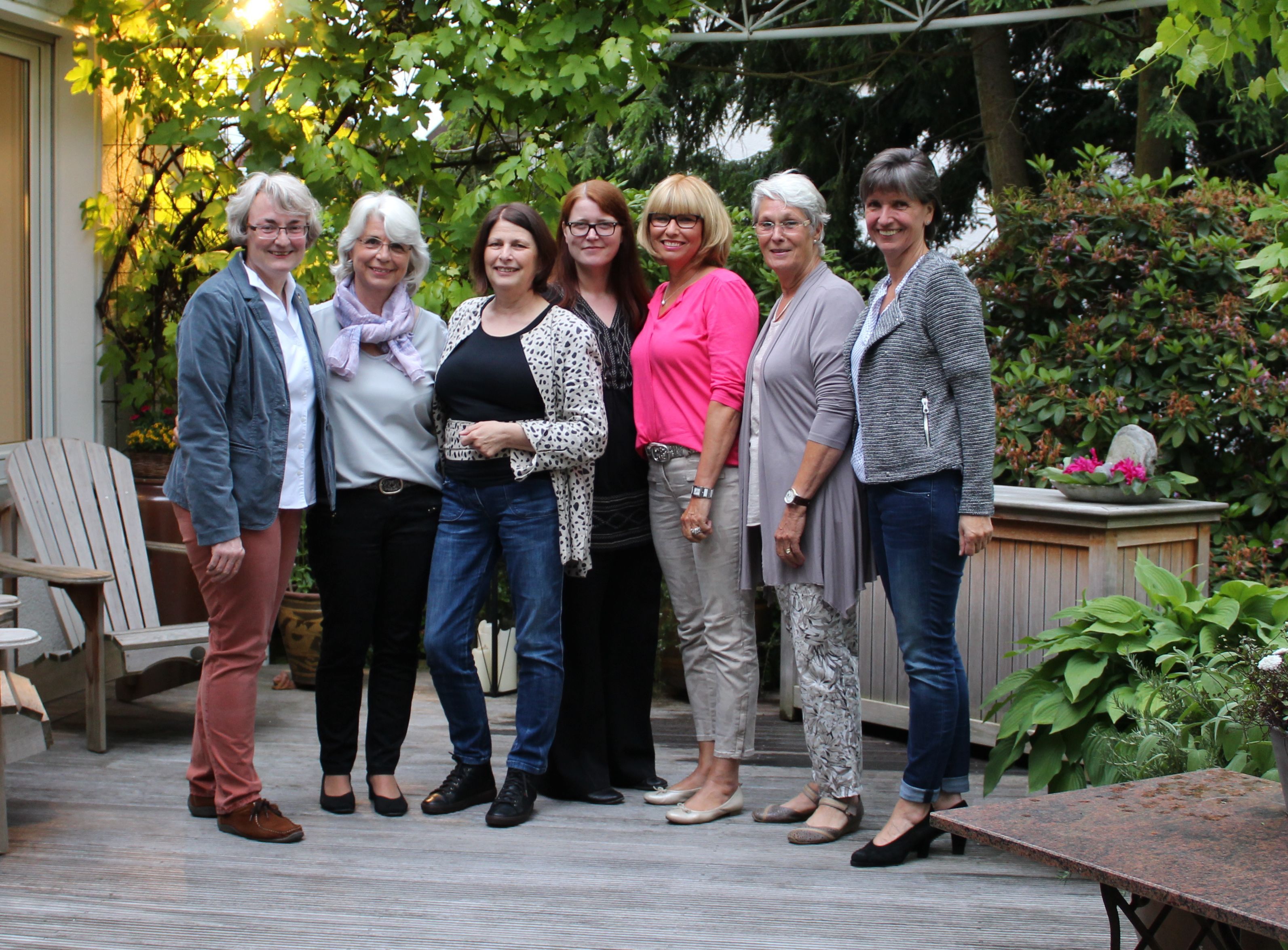Der neue Vorstand des LC Iserlohn-Hemendis: (v.l.n.r.) Veronika Czerwinski, Bettina Schotte, Cornelia Steiner-Lorenz, Silvia Mönnig, Petra Jäger, Gudrun Reichelt, Dr. Ilse Kamski.