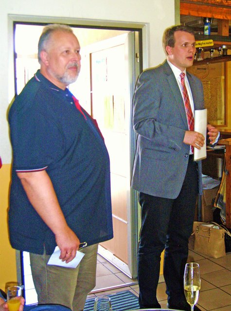 Vorsitzender Dr. Ulrich Sick und Bürgermeister Tobias Stockhoff.