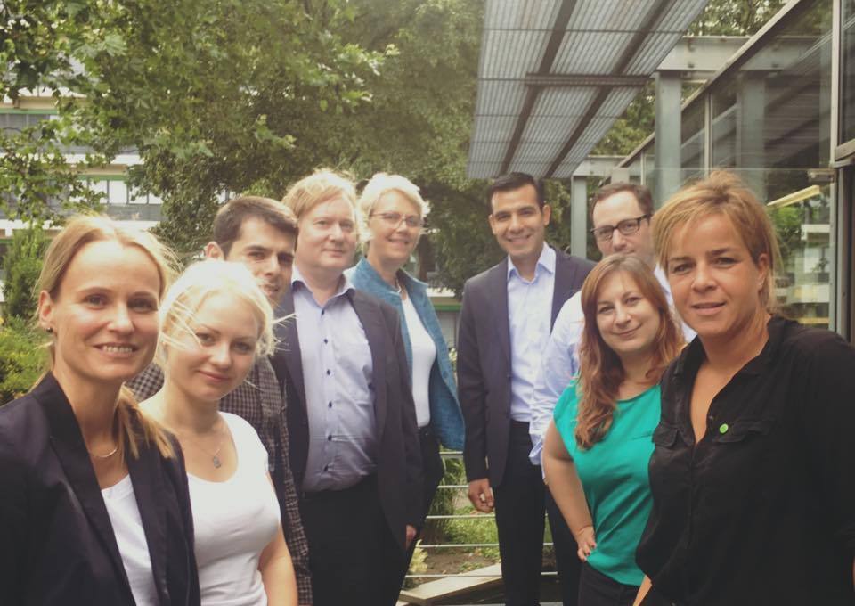 Grüne besuchen den Verein INTEZ an der Uni Essen-Duisburg, der sich um die Integration hochqualifizierter Flüchlinge kümmert und Hilfestellung organisiert.