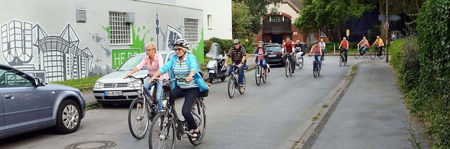 Unterwegs ging es am Kurler Bahnhof vorbei.