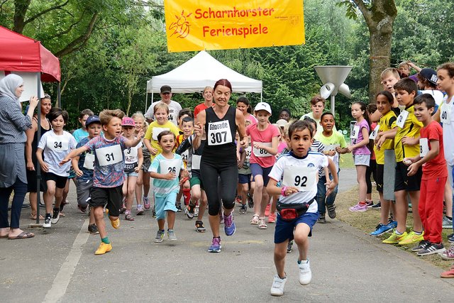 Mit einem Marathonlauf für Kinder endete die 25. Scharnhorster Ferienspielwiese. Die Begeisterung fürs Laufen war bei den Kleinen riesengroß.